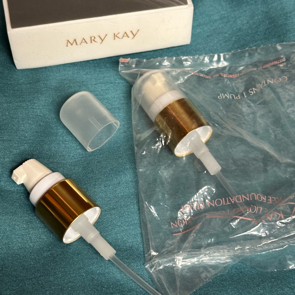 Mary Kay Liquid Foundation pump set of 2